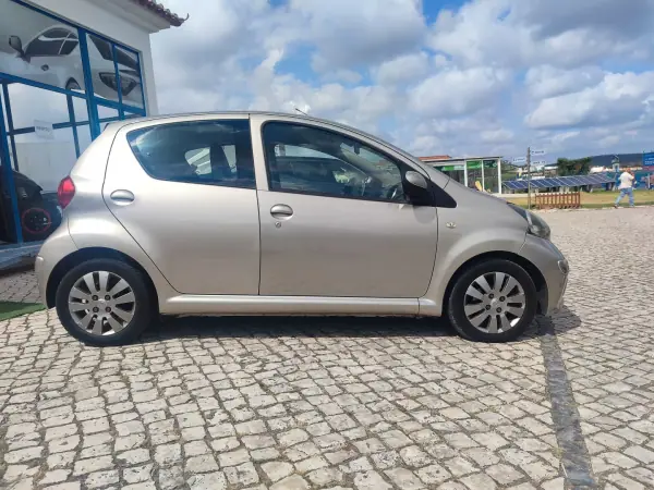 Toyota Aygo 2008 - 5990 EUR, 194000 km - AUTO.MOTO.pt - 194000km - foto 3 de 17