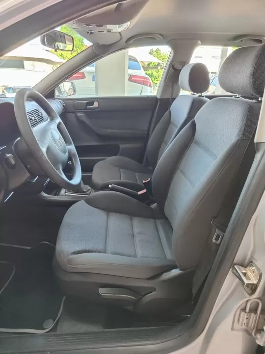 Audi A3 2002 - 5250 EUR, 330000 km - AUTO.MOTO.pt - 330000km - foto 14 de 32