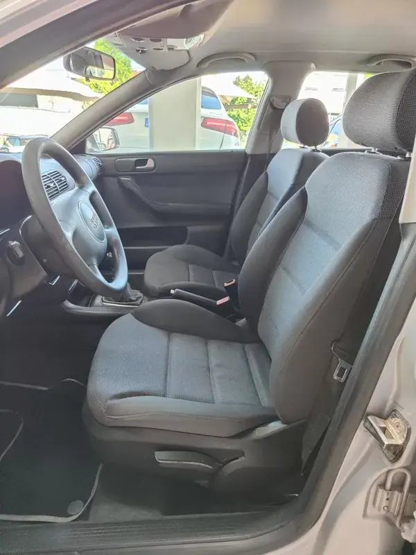Audi A3 2002 - 5250 EUR, 330000 km - AUTO.MOTO.pt - 330000km - foto 14 de 32