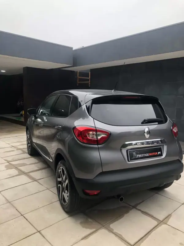 Renault Captur 2017 - 10900 EUR, 116000 km - 116000km - foto 4 de 32