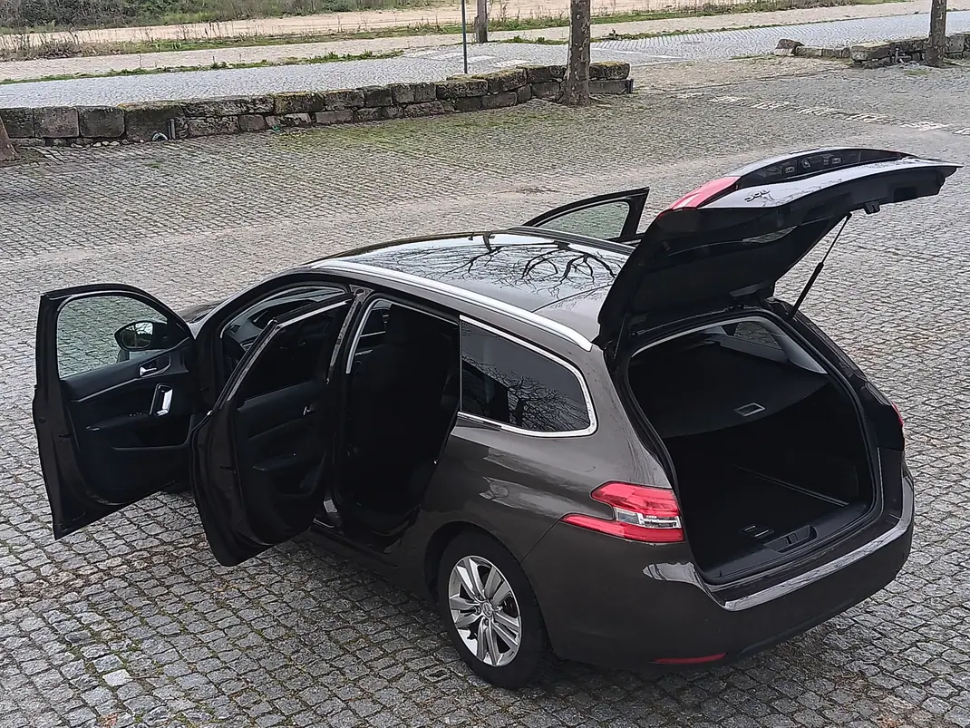 Peugeot 308 SW 2014 - 6490 EUR, 202000 km - 202000km - foto 9 de 15