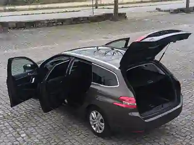 Peugeot 308 SW 2014 - 6490 EUR, 202000 km - 202000km - foto 9 de 15