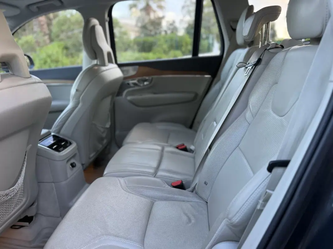 Volvo XC 90 2016 - 24999 EUR, 180000 km - AUTO.MOTO.pt - 180000km - foto 12 de 25