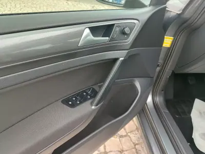 Volkswagen Golf Variant 2017 - 12900 EUR, 205000 km - 205000km - foto 14 de 21