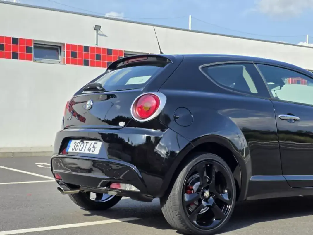Alfa Romeo MiTo 2010 - 7450 EUR, 163000 km - AUTO.MOTO.pt - 163000km - foto 18 de 20