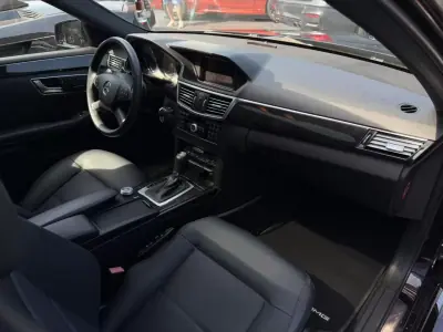 Mercedes-Benz E 250 2010 - 13900 EUR, 278000 km - AUTO.MOTO.pt - 278000km - foto 13 de 15