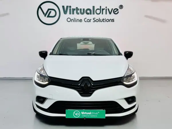 Renault Clio 2018 — photo 2 of 57
