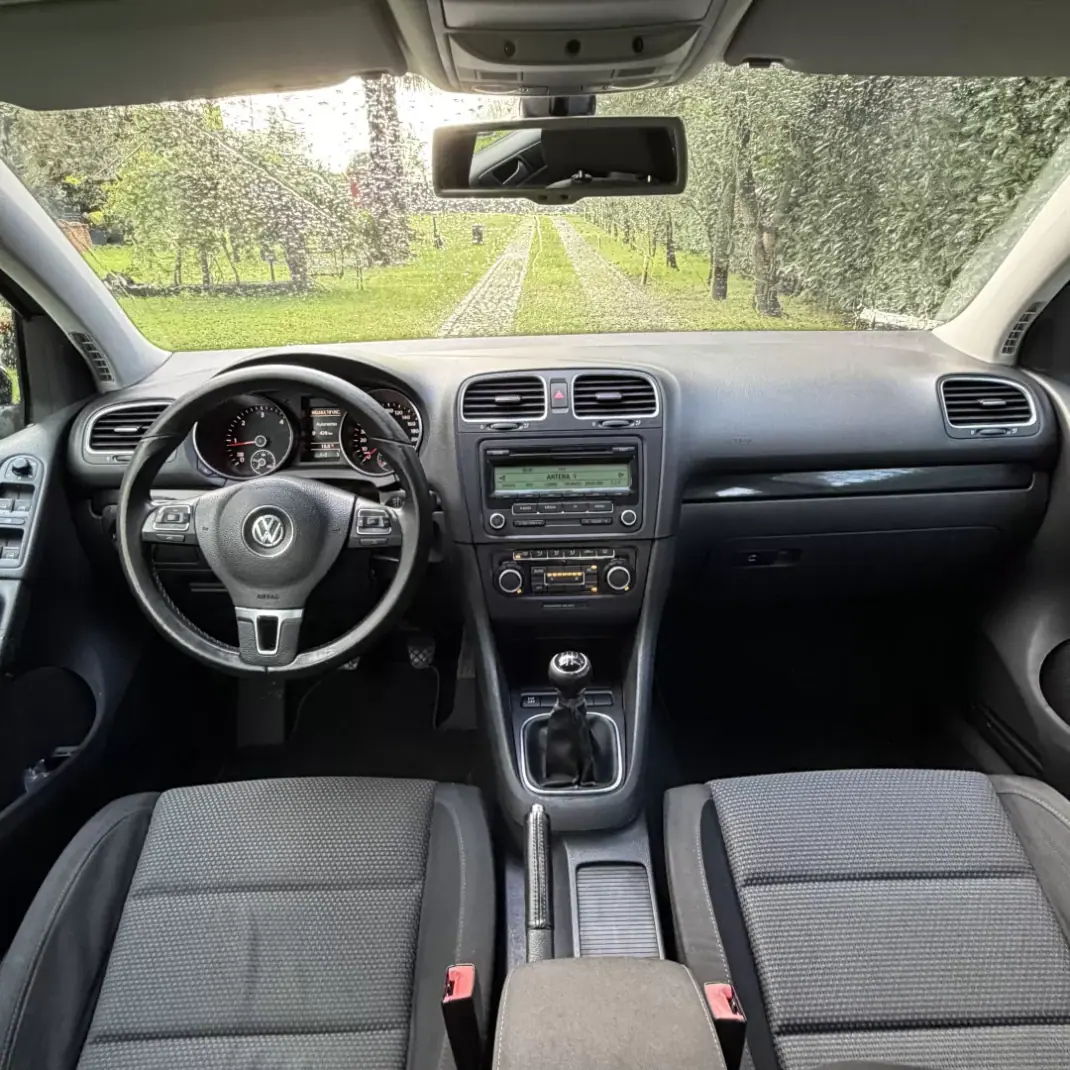 Volkswagen Golf Plus 2009 - 7990 EUR, 333000 km - AUTO.MOTO.pt - 333000km - foto 6 de 19