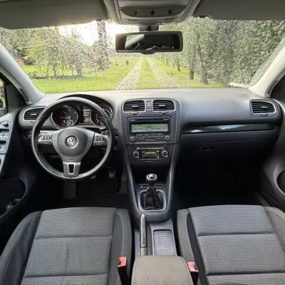 Volkswagen Golf Plus 2009 - 7990 EUR, 333000 km - AUTO.MOTO.pt - 333000km - foto 6 de 19