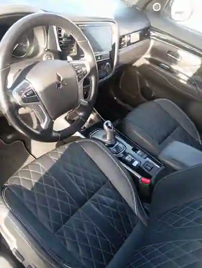 Mitsubishi Outlander 2019 - 23500 EUR, 95000 km - AUTO.MOTO.pt - 95000km - foto 9 de 15