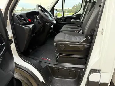 Iveco DAILY 35-140 CONTENTOR E PLATAFORMA 2018 - 29990 EUR, 81000 km - AUTO.MOTO.pt - 81000km - foto 16 de 28