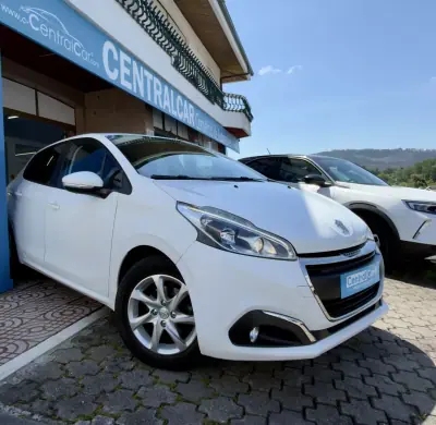 Peugeot 208 2016 - 8950 EUR, 83000 km - AUTO.MOTO.pt - 83000km - foto 2 de 25