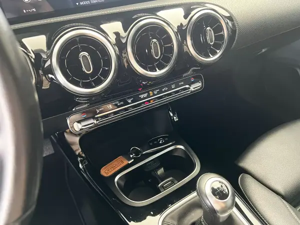 Mercedes-Benz CLA 180 2020 - 24800 EUR, 113371 km - 113371km - foto 15 de 25