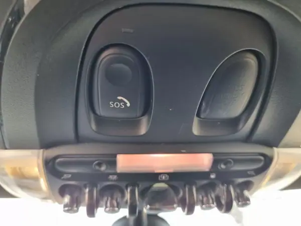 MINI Cooper 2017 - 19990 EUR, 147145 km - AUTO.MOTO.pt - 147145km - foto 20 de 24