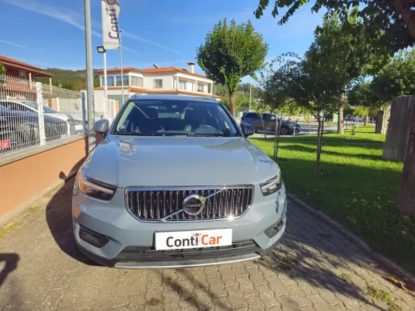 Volvo XC 40 2020 — foto 2 de 12
