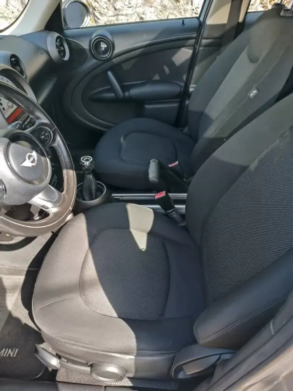 MINI Countryman 2011 - 11500 EUR, 195000 km - AUTO.MOTO.pt - 195000km - foto 13 de 14