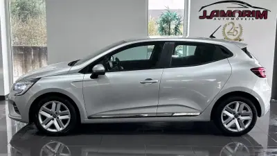 Renault Clio 2021 - 12499 EUR, 171102 km - AUTO.MOTO.pt - 171102km - foto 2 de 3