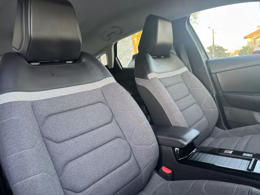 Citroën e-C4 2022 - 18500 EUR, 93000 km - AUTO.MOTO.pt - 93000km - foto 20 de 45