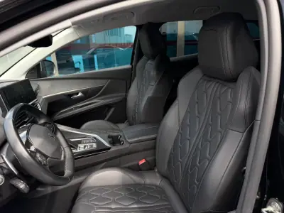 Peugeot 3008 2021 - 24500 EUR, 94000 km - AUTO.MOTO.pt - 94000km - foto 8 de 11