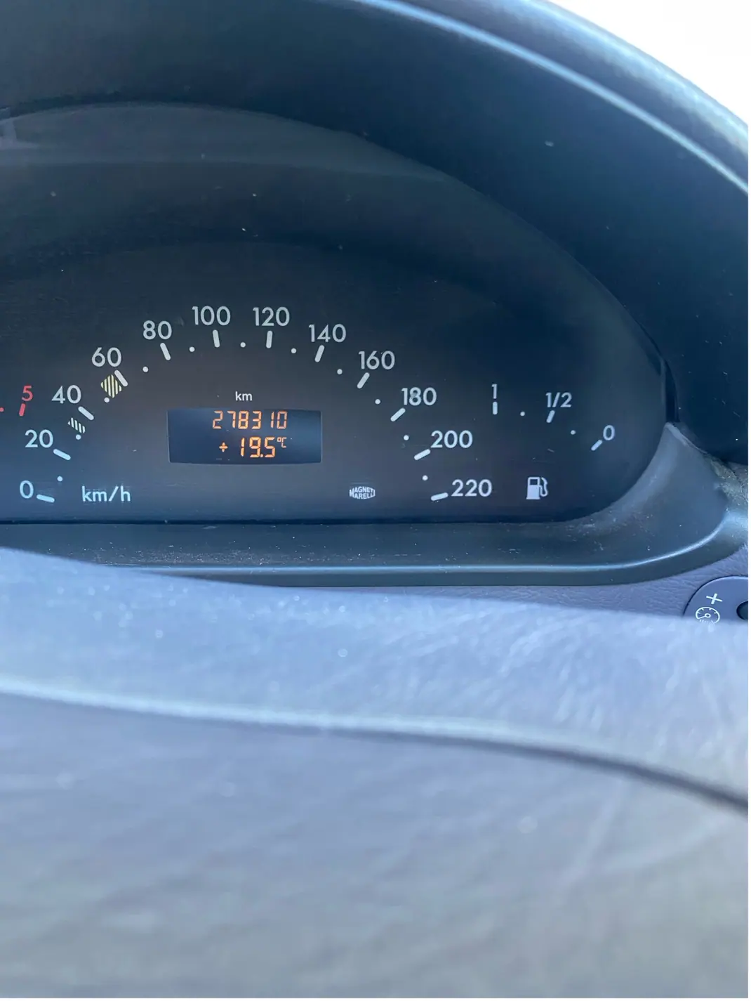 Mercedes-Benz A 170 2003 - 3150 EUR, 278310 km - AUTO.MOTO.pt - 278310km - foto 5 de 6
