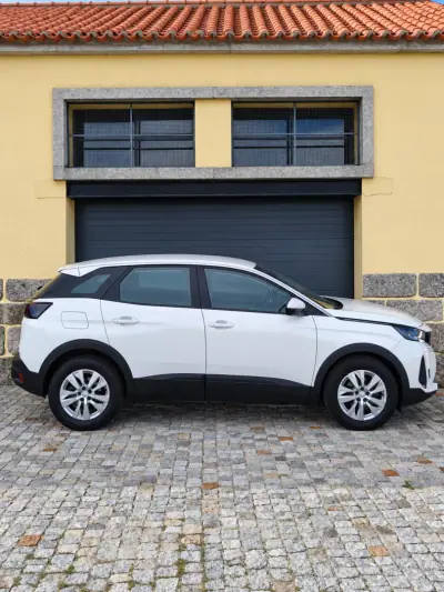 Peugeot 3008 2021 - 17990 EUR, 74062 km - foto 4 de 23