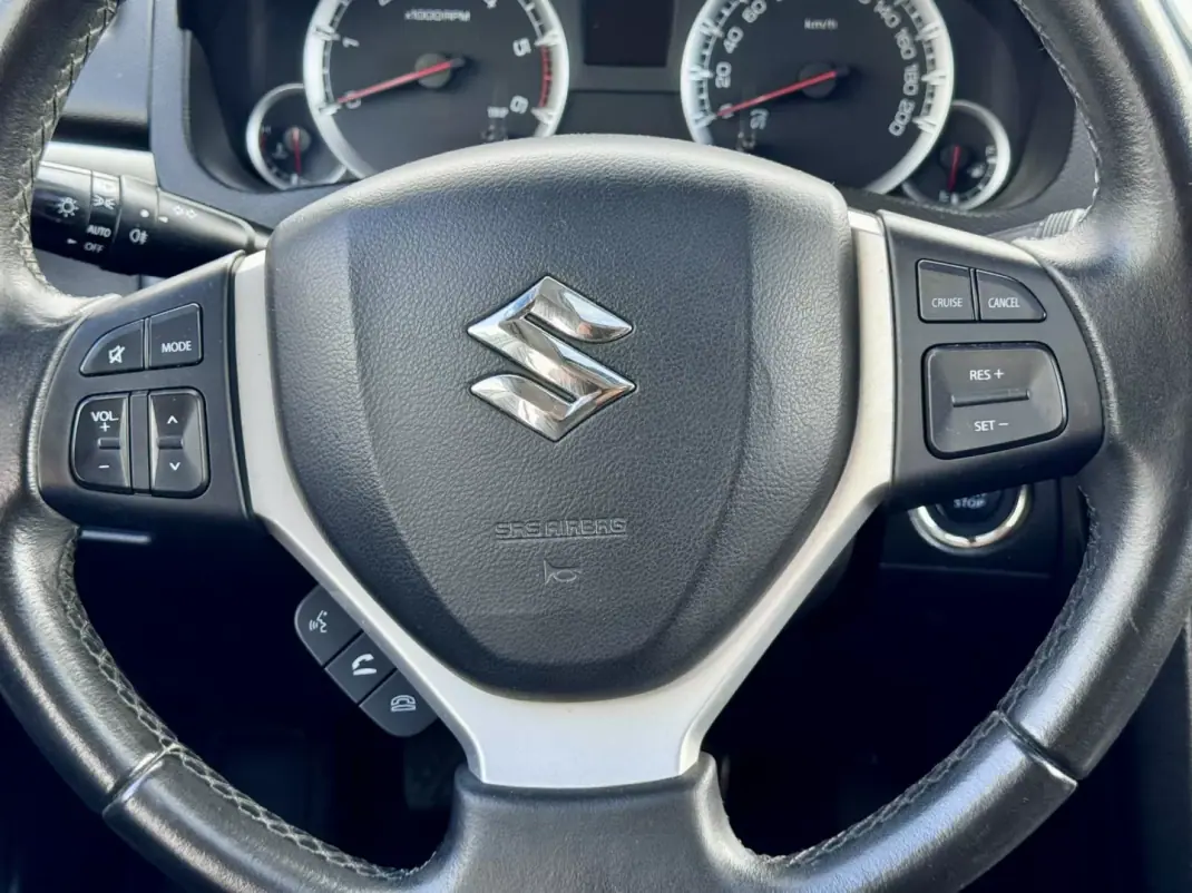 Suzuki Swift 2015 - 8990 EUR, 178000 km - AUTO.MOTO.pt - 178000km - foto 18 de 28