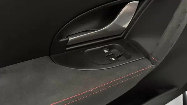 Maserati Granturismo 2019 - 109990 EUR, 22984 km - 22984km - foto 35 de 39