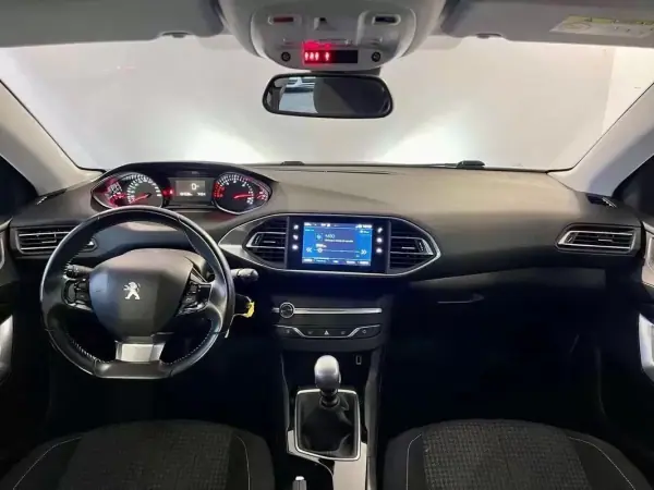 Peugeot 308 SW 2019 — photo 3 of 25