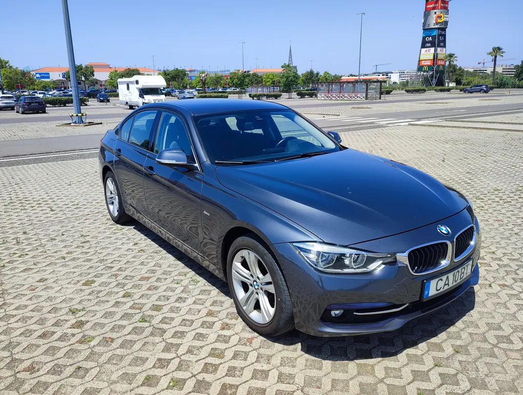 BMW 318 2016 - 16900 EUR, 140000 km - AUTO.MOTO.pt - 140000km - foto 2 de 12