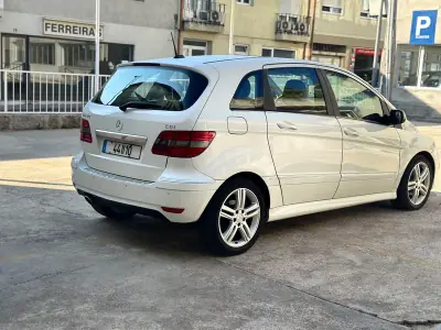 Mercedes-Benz B 200 2009 - 7500 EUR, 281813 km - AUTO.MOTO.pt - 281813km - foto 5 de 19