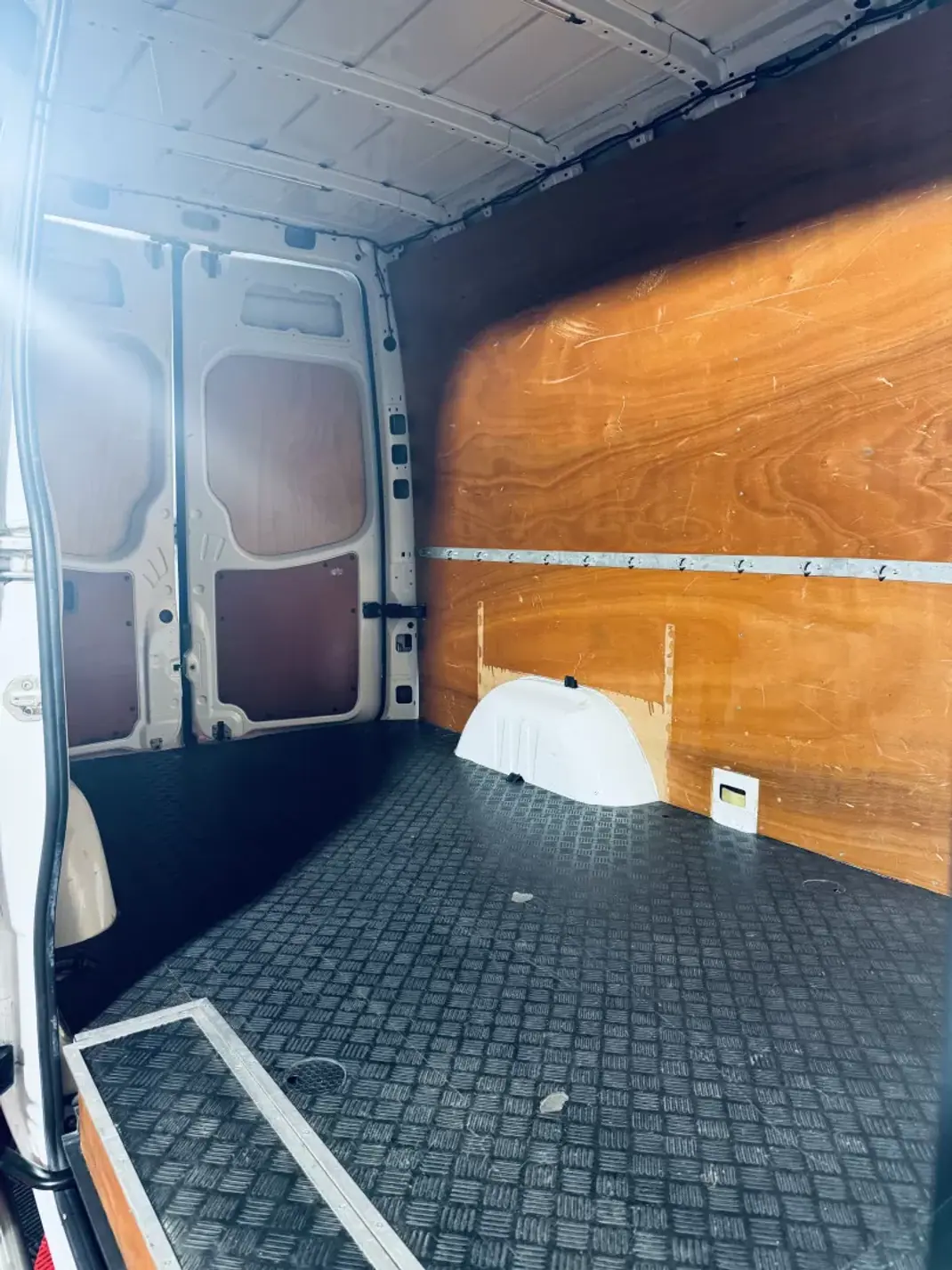 Mercedes-Benz Sprinter 2015 - 15990 EUR, 231751 km - 231751km - foto 17 de 32