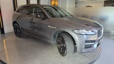 Jaguar F-Pace 2017 - 19500 EUR, 157804 km - 157804km - foto 23 de 74