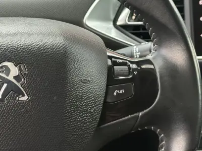 Peugeot 308 SW 2014 - 8950 EUR, 160000 km - AUTO.MOTO.pt - 160000km - foto 14 de 25