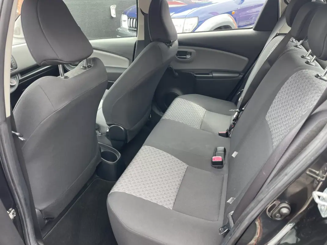 Toyota Yaris 2014 - 13950 EUR, 120568 km - AUTO.MOTO.pt - 120568km - foto 9 de 13