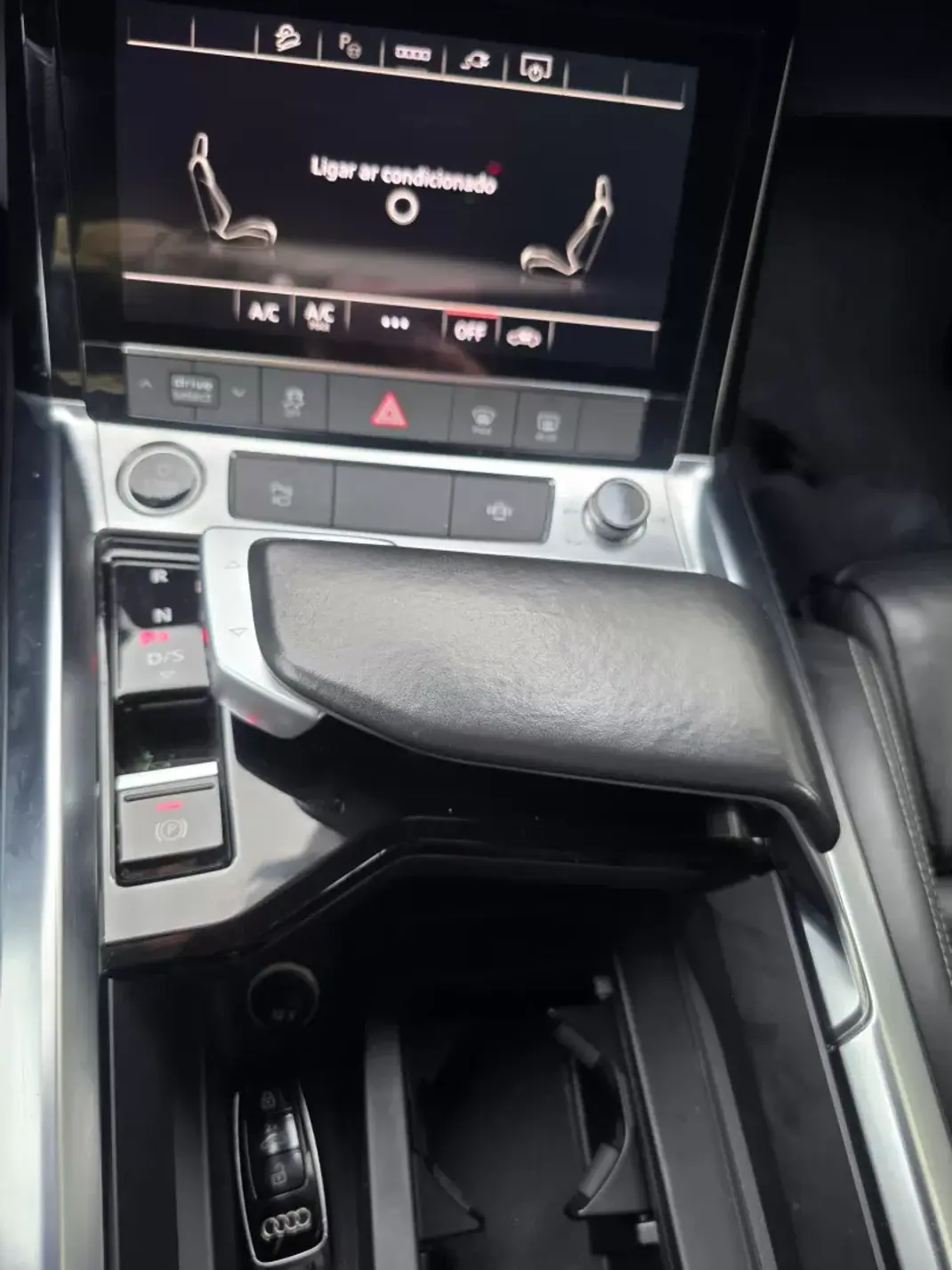 Audi e-tron 2022 - 31750 EUR, 115000 km - AUTO.MOTO.pt - 115000km - foto 63 de 73