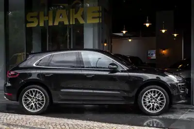 Porsche Macan 2018 - 59990 EUR, 99798 km - AUTO.MOTO.pt - 99798km - foto 5 de 45