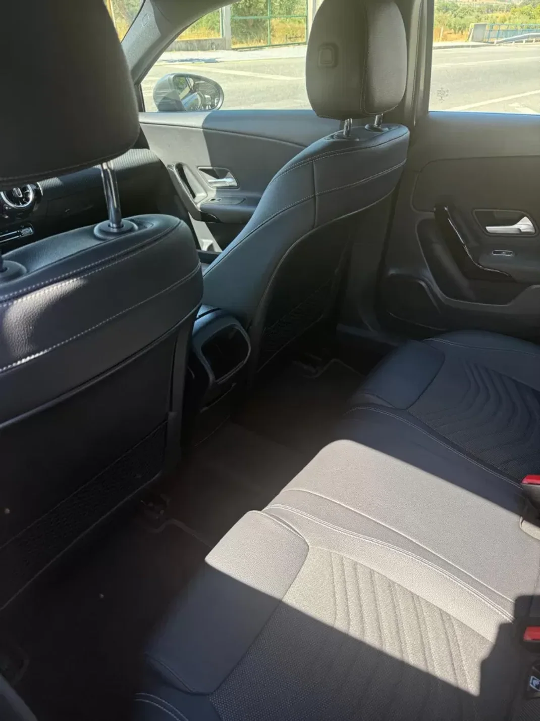 Mercedes-Benz A 180 2018 - 23990 EUR, 100350 km - 100350km - foto 23 de 31