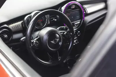 MINI Cooper 2015 - 14500 EUR, 211994 km - AUTO.MOTO.pt - 211994km - foto 15 de 31