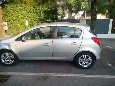 Opel Corsa 2013 - 5500 EUR, 118 km - AUTO.MOTO.pt - 118km - foto 3 de 10