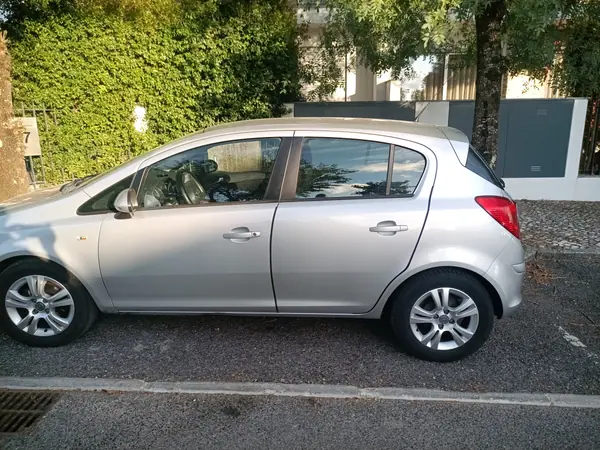 Opel Corsa 2013 - 5500 EUR, 118 km - AUTO.MOTO.pt - 118km - foto 3 de 10