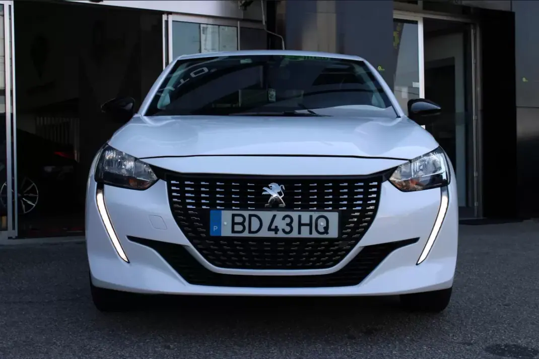 Peugeot 208 2022 - 13400 EUR, 45338 km - AUTO.MOTO.pt - 45338km - foto 16 de 17