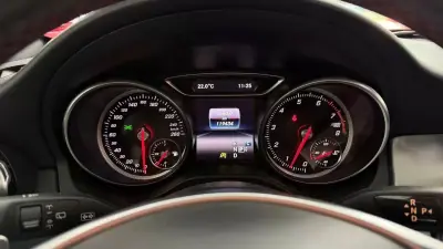 Mercedes-Benz GLA 250 2017 - 26990 EUR, 119434 km - AUTO.MOTO.pt - 119434km - foto 17 de 33