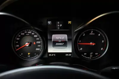 Mercedes-Benz GLC 250 2017 - 37900 EUR, 200857 km - 200857km - foto 19 de 42