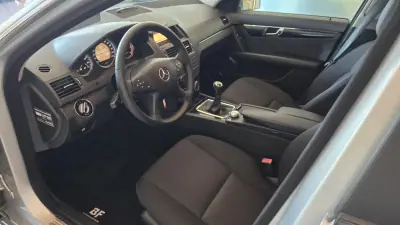 Mercedes-Benz C 220 2010 - 9900 EUR, 291040 km - AUTO.MOTO.pt - 291040km - foto 6 de 61