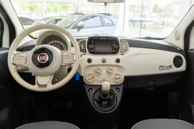 Fiat 500C 2017 - 14500 EUR, 39620 km - AUTO.MOTO.pt - 39620km - foto 19 de 39