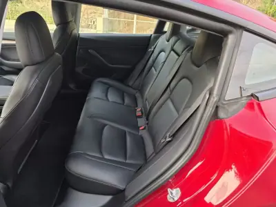 Tesla Model 3 2021 - 27499 EUR, 74631 km - 74631km - foto 25 de 34