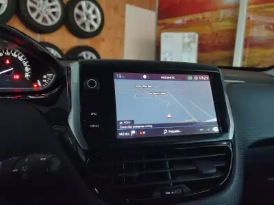 Peugeot 2008 2017 - 14950 EUR, 128000 km - AUTO.MOTO.pt - 128000km - foto 10 de 14