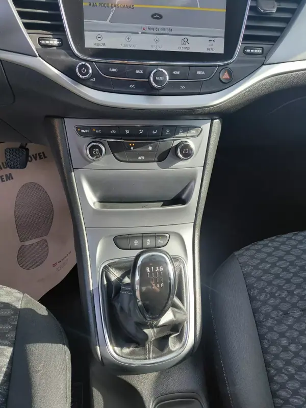 Opel Astra 2017 - 10900 EUR, 190000 km - AUTO.MOTO.pt - 190000km - foto 7 de 14