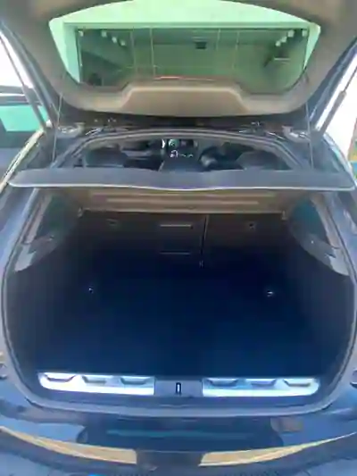 DS DS5 2013 - 9000 EUR, 195999 km - AUTO.MOTO.pt - 195999km - foto 12 de 15