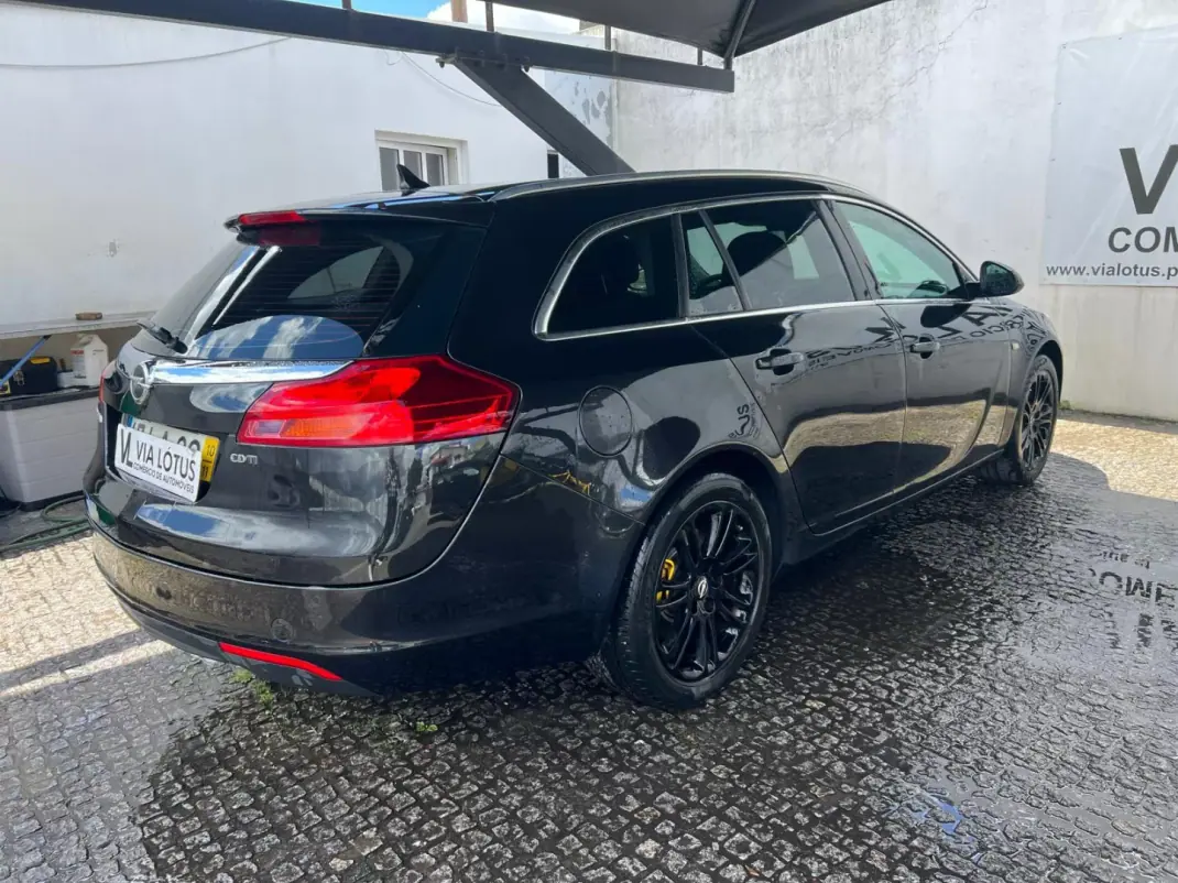 Opel Insignia Sports Tourer 2010 - 5500 EUR, 285400 km - AUTO.MOTO.pt - 285400km - foto 13 de 13